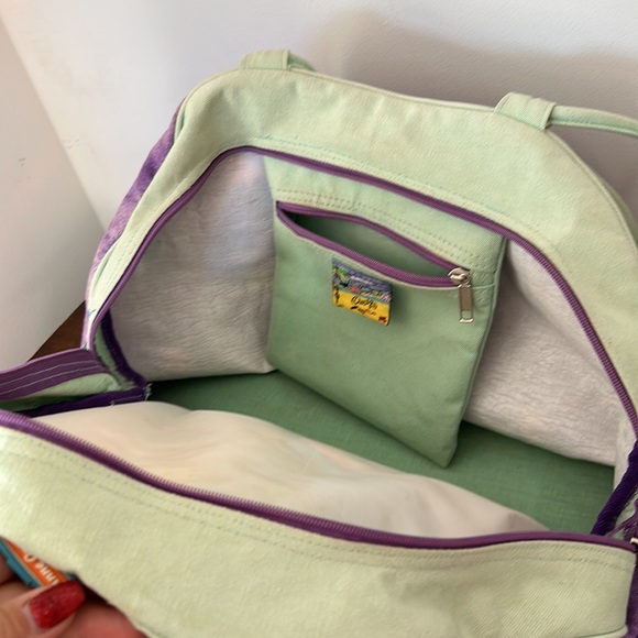 Anne Ormsby Surviving Stress travel bag. - Picture 2 of 4